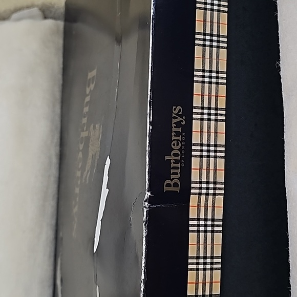 ❣️Burberrys Blanket❣️ - Picture 10 of 11